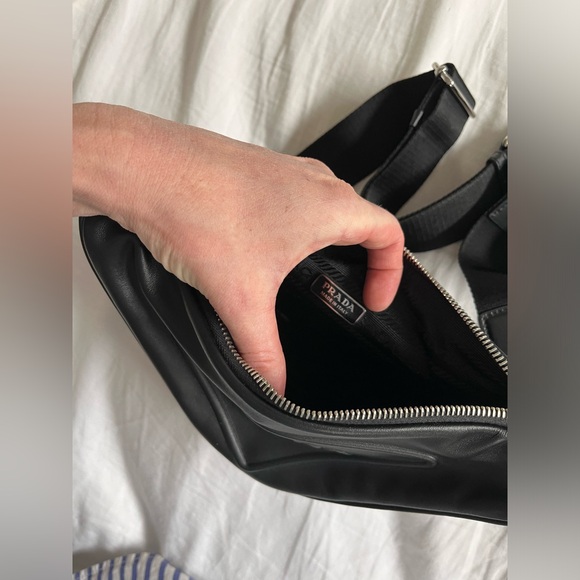 Prada Triangle leather shoulder bag (Grace Lux) authentic. - Picture 4 of 8